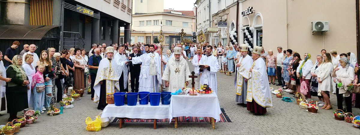 Божественна літургія в день свята Преображення Господнього у Свято-Покровському кафедральному соборі м. Івано-Франківська