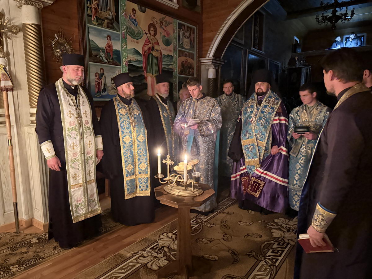 Всенічне бдіння свята Введення в храм Пресвятої Богородиці