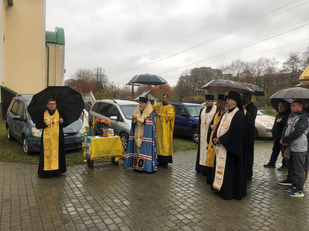 Богослужіння в день памʼяті святого великомученика Димитрія Солунського
