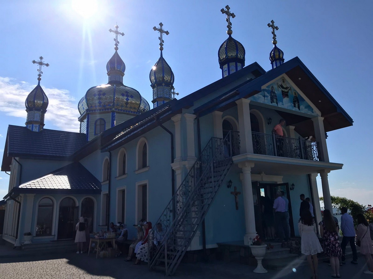 Святкове Богослужіння у Свято-Серафимівській обителі