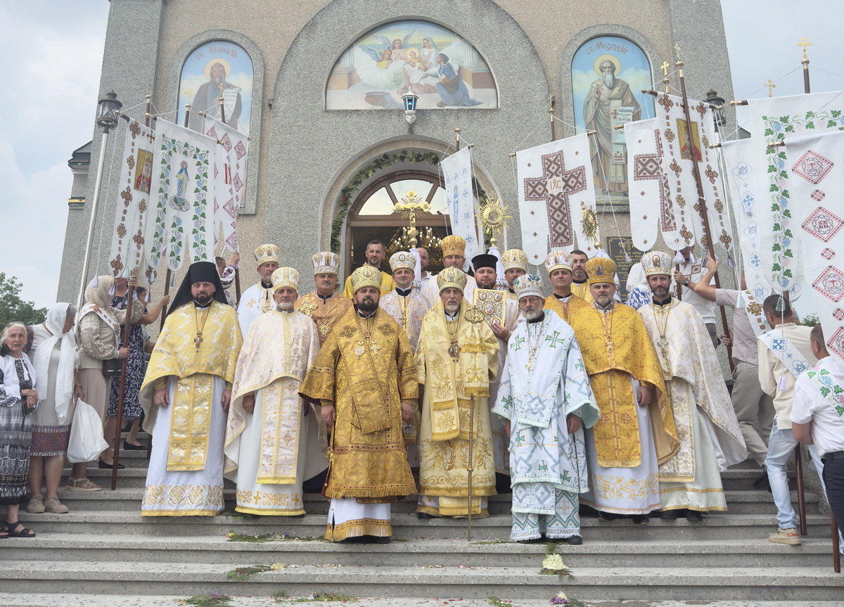 Освячення Іконостасу в с. Хриплин